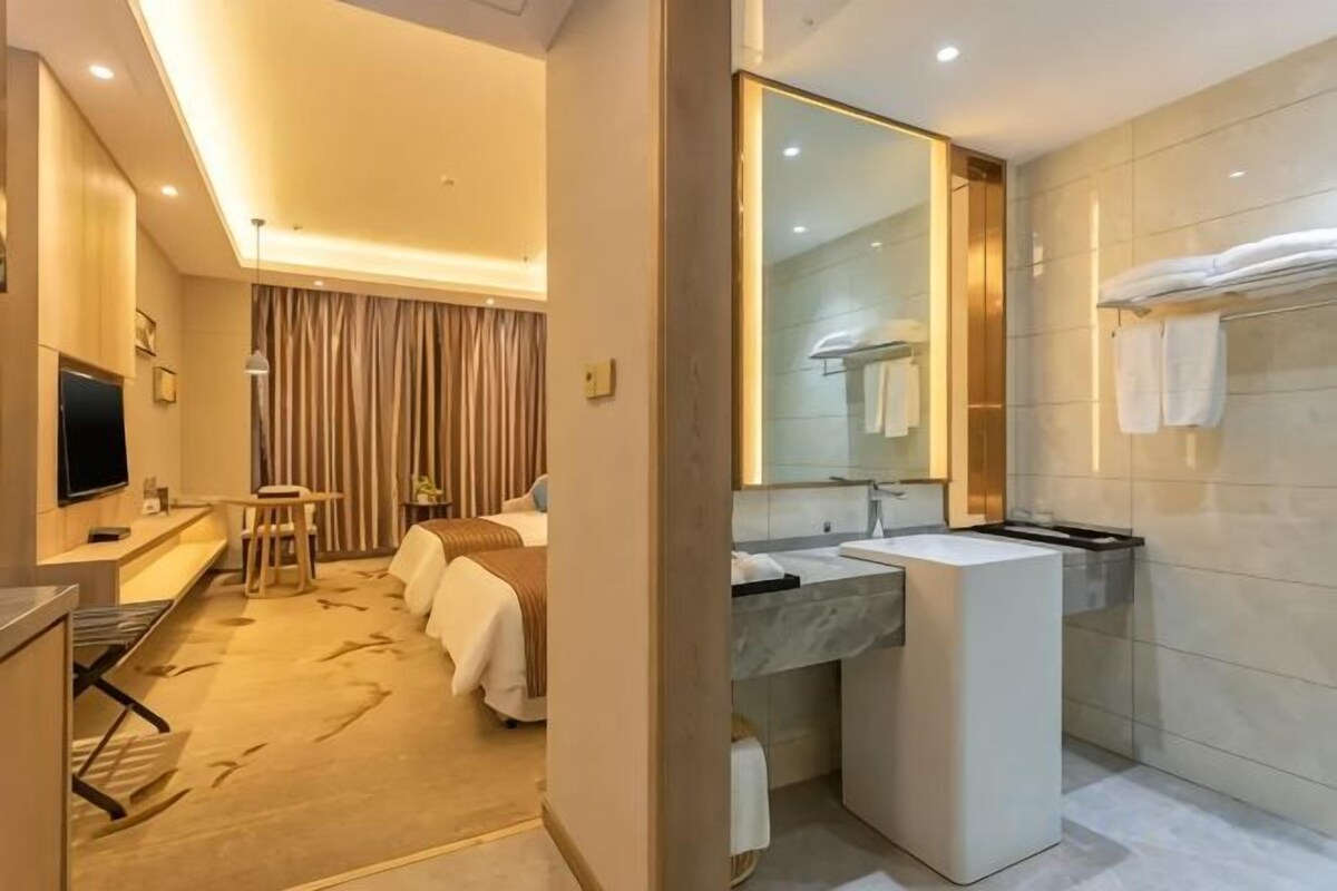 Minibar, in-room safe, soundproofing, iron/ironing board