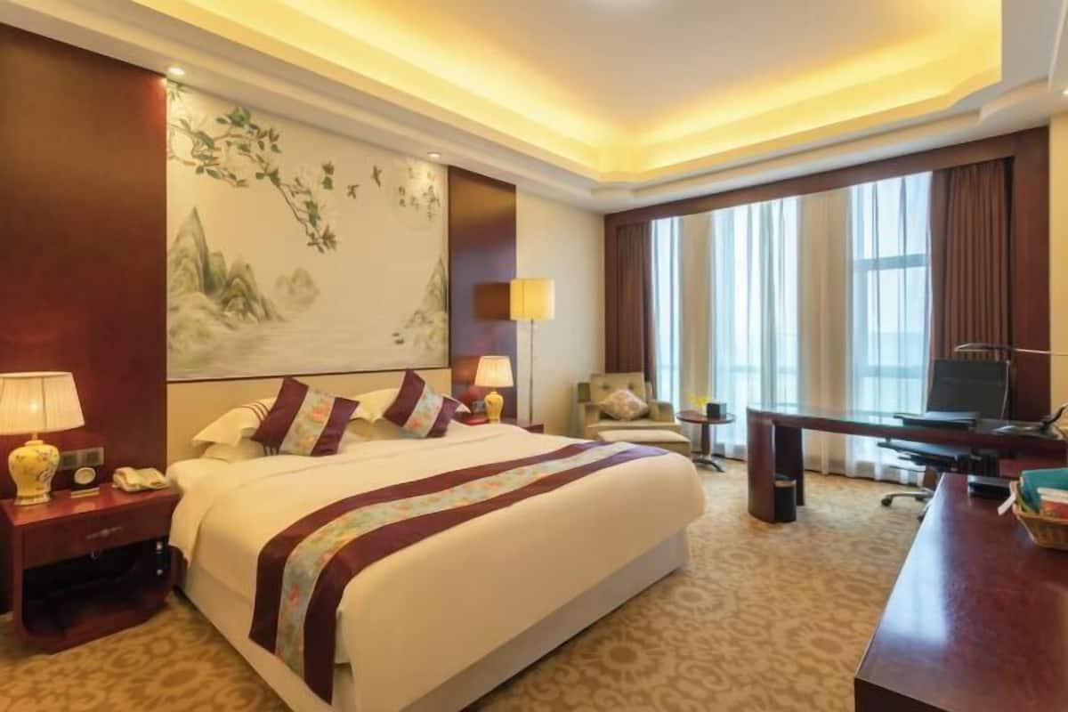 Minibar, safe på rommet, lydisolert og strykejern/-brett