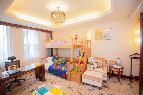 Minibar, in-room safe, soundproofing, iron/ironing board