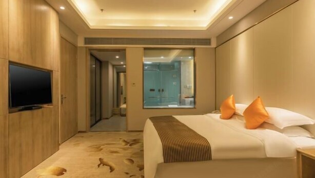 Minibar, in-room safe, soundproofing, iron/ironing board - Regal Kangbo Hotel (Dezhou)