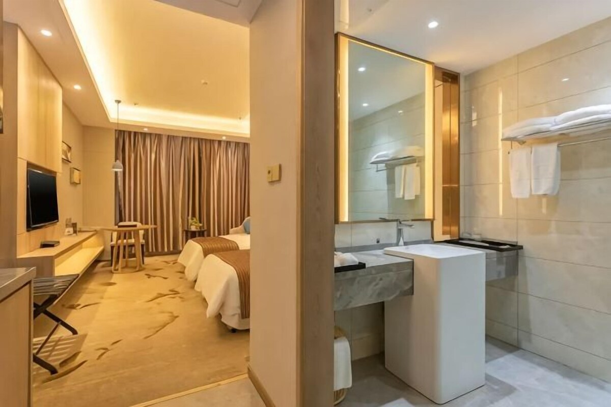 Minibar, in-room safe, soundproofing, iron/ironing board