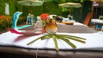 Massages aux pierres chaudes, massages des tissus profonds