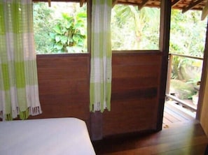 Minibar, in-room safe, iron/ironing board, free WiFi - Pousada Guapuruvu (Ilha Grande)