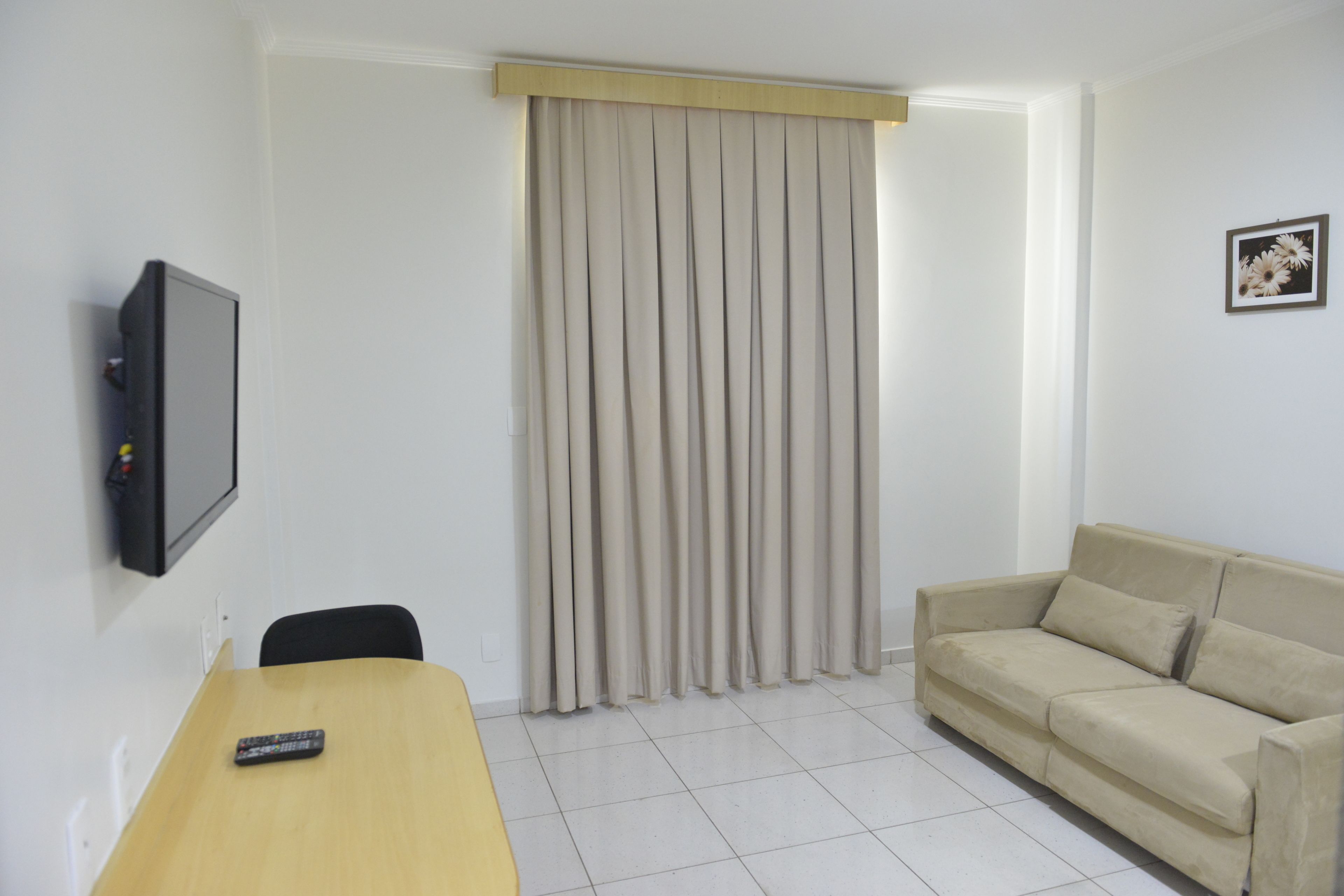 family suite, 1 queen bed | premium bedding, free minibar items, in-room safe, desk