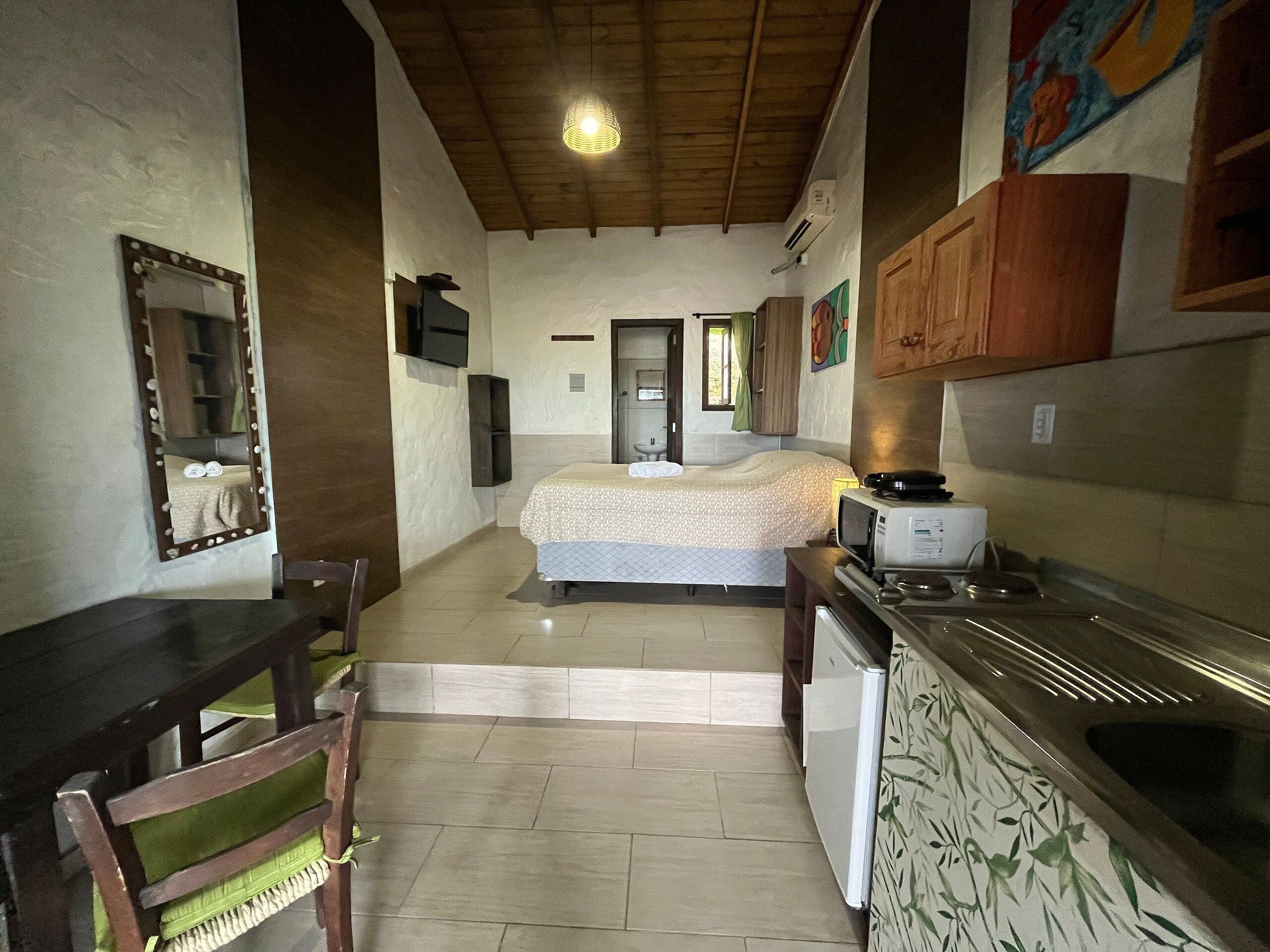 基本開放式客房 | 免費 Wi-Fi、床單