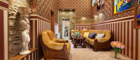 Apartment, 1 Bedroom | Living room | Plasma TV