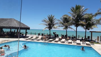 Quầy bar trên bãi biển