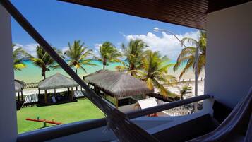 Minibar, coffres-forts dans les chambres, rideaux occultants