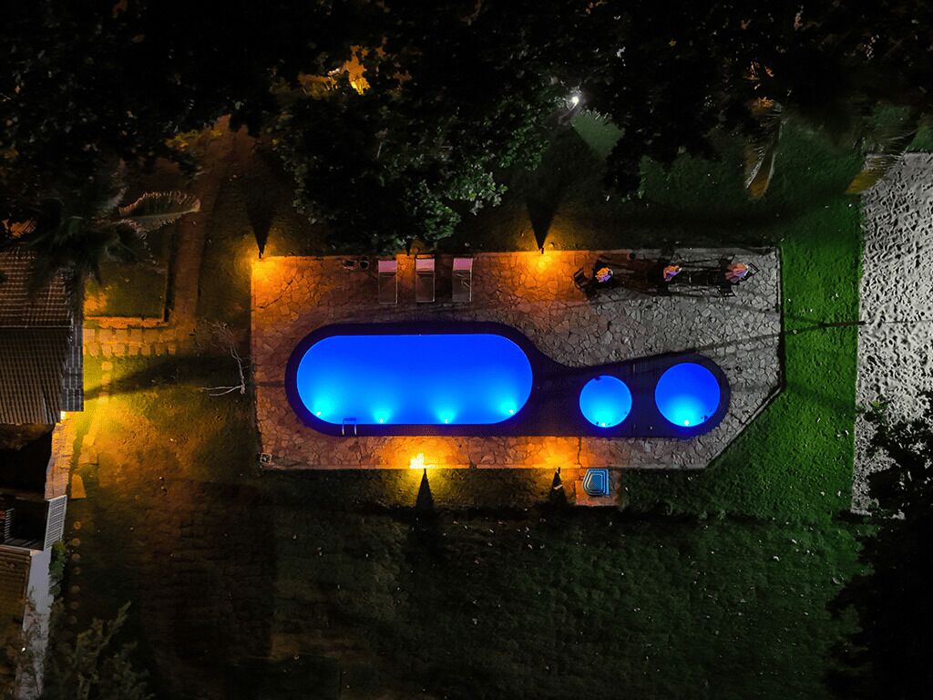 3 個室外泳池；泳池傘、躺椅