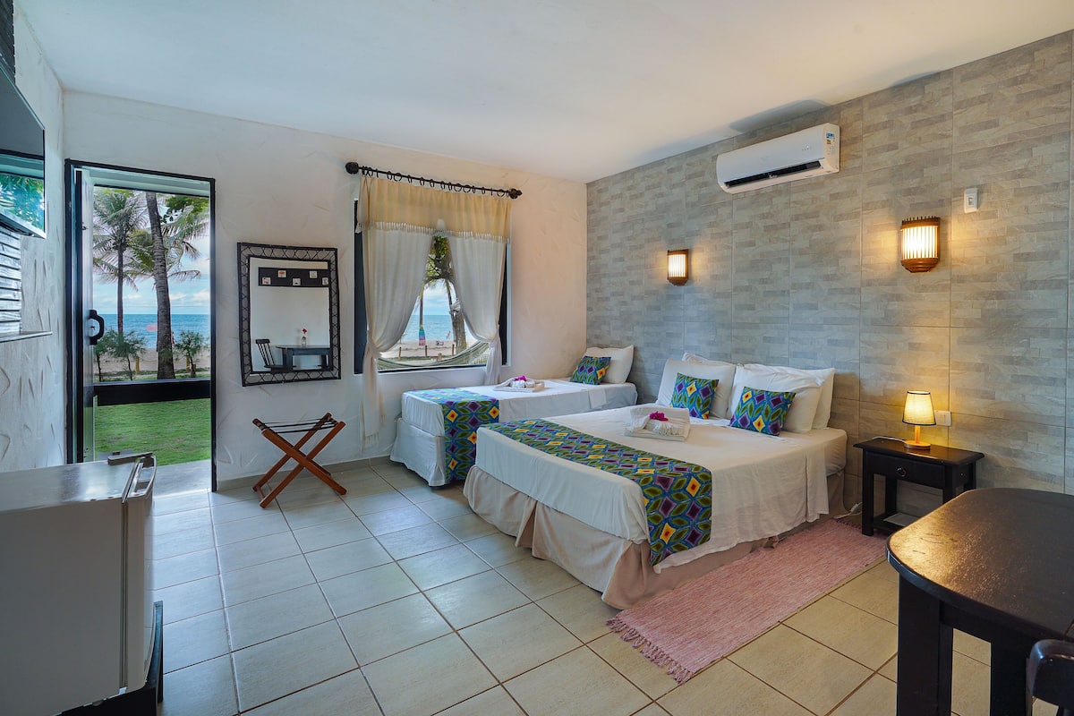 Camera Deluxe, vista mare | Minibar, una cassaforte in camera, tende oscuranti, insonorizzazione