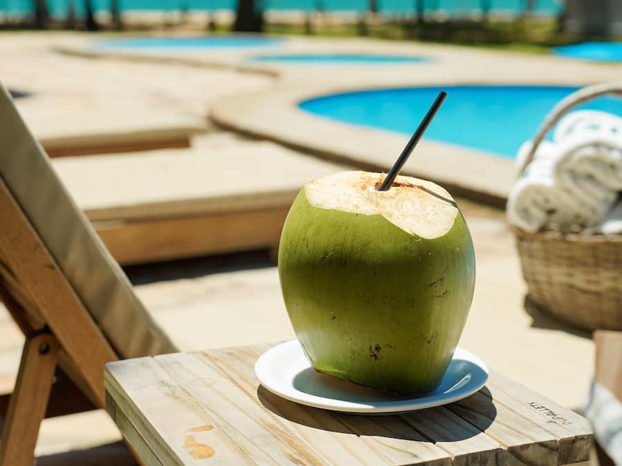 3 Außenpools, Sonnenschirme, Liegestühle