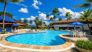 2 piscinas al aire libre