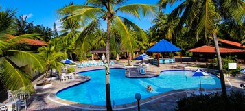 2 piscinas externas