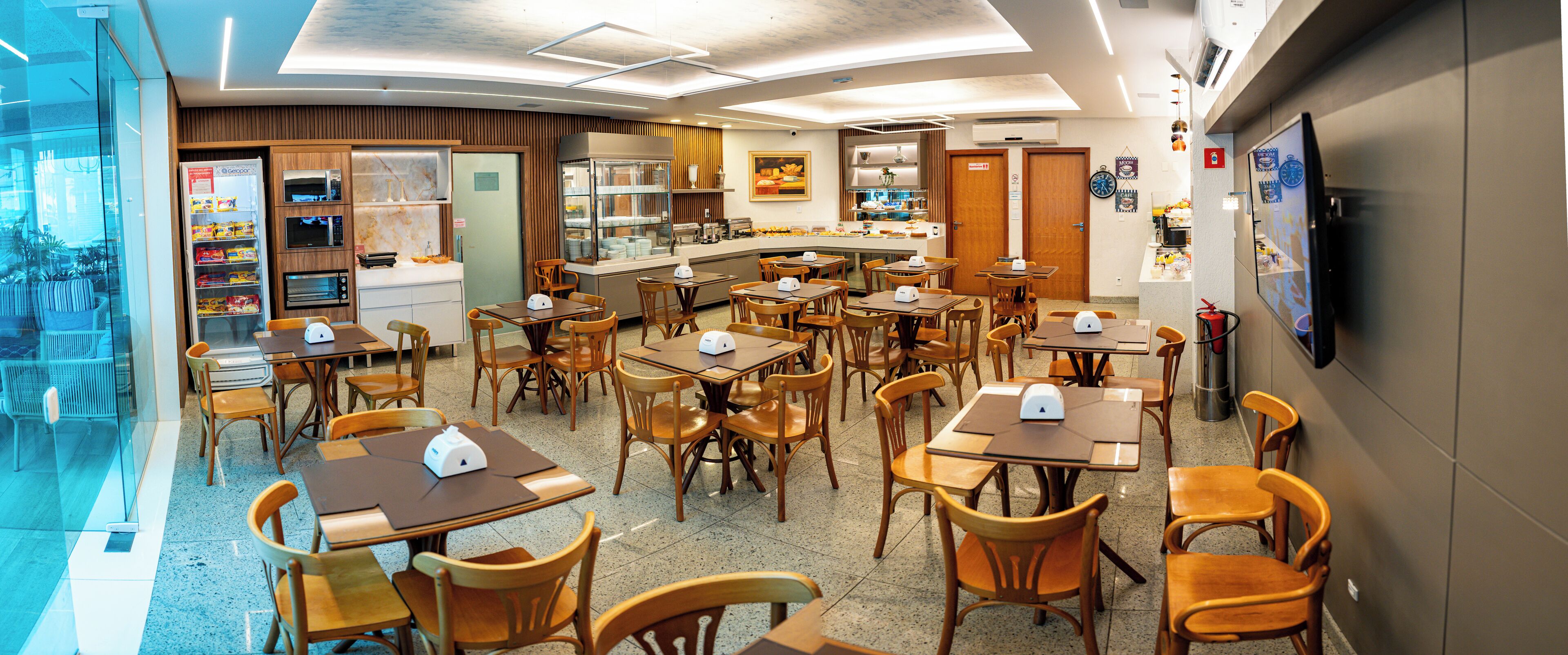 Free daily buffet breakfast 