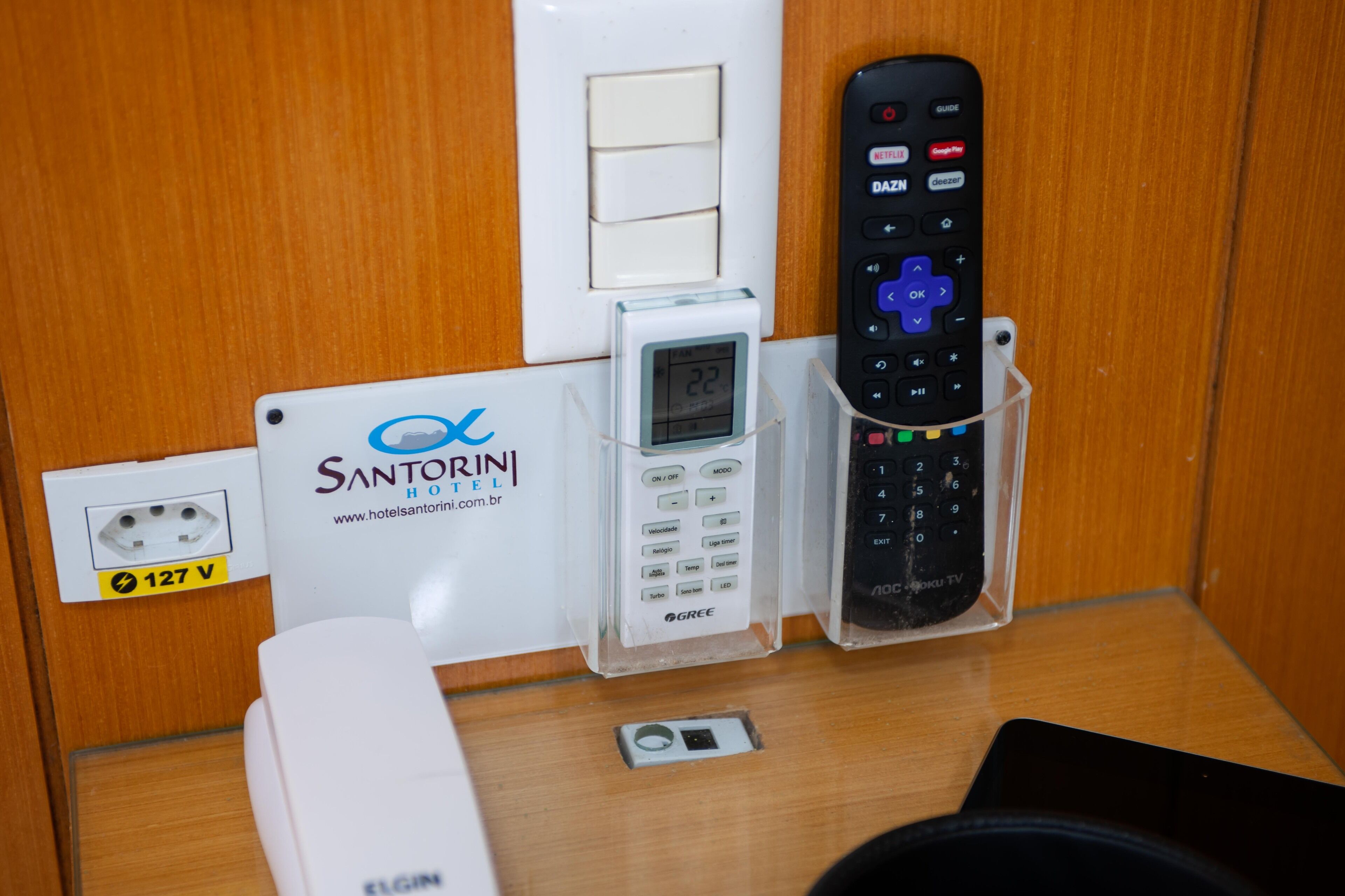 deluxe twin room | minibar, in-room safe, individually decorated, individually furnished