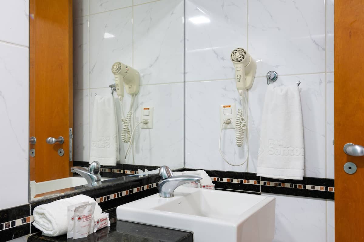 superior room | bathroom | shower, free toiletries, hair dryer, towels