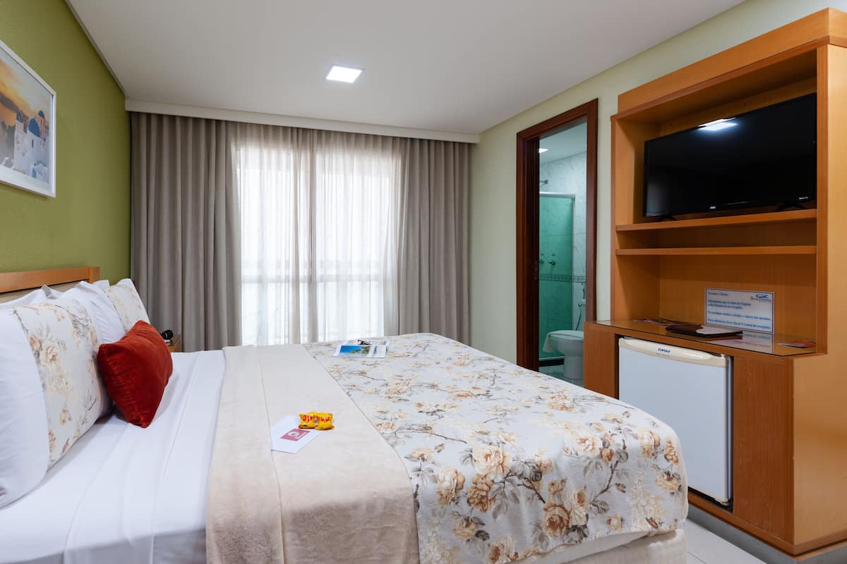 Minibar, in-room safe, individually decorated, individually furnished