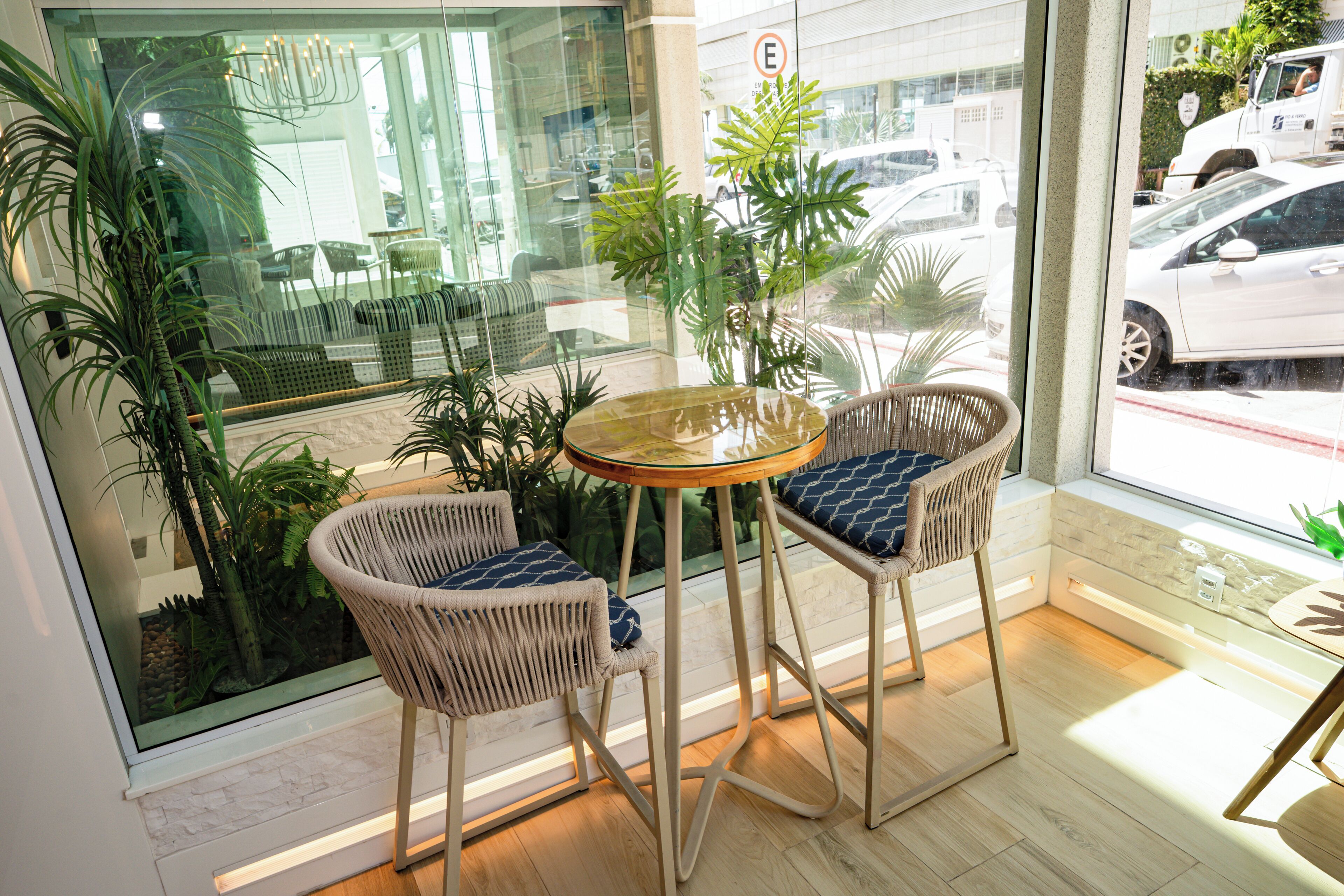 Smart TV 42 polegadas com canais a cabo, TV