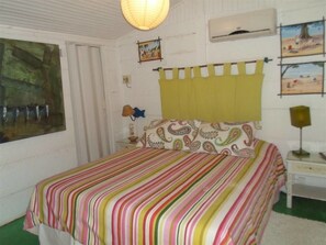 Minibar, in-room safe, individually decorated, desk - Chalé Oásis (Galinhos)