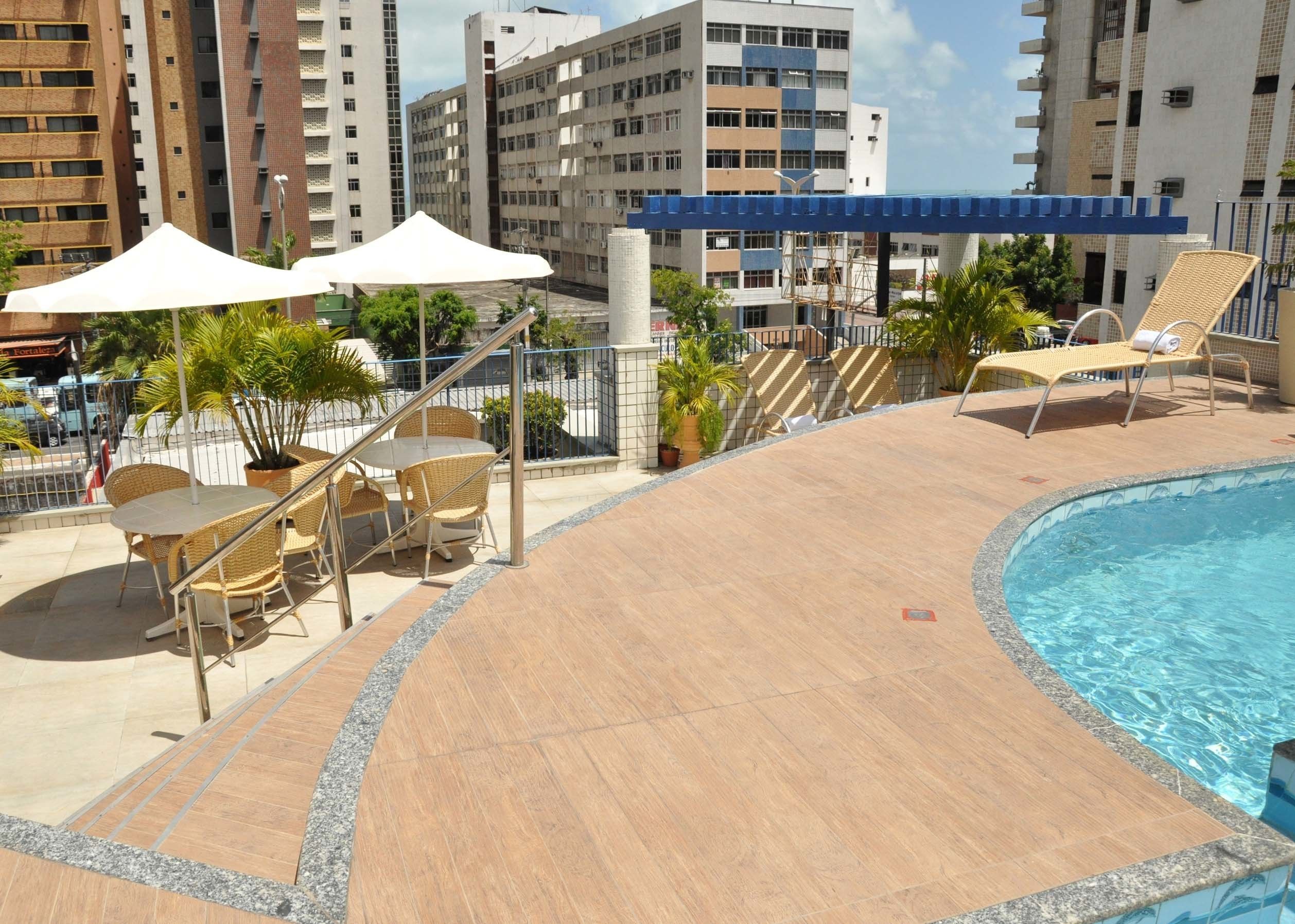 Piscina interna, piscina externa