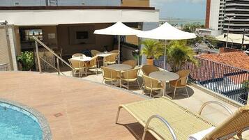 Piscina interna, piscina externa