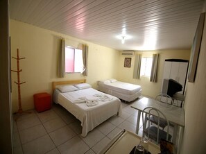 Habitación cuádruple estándar | Minibar y wifi gratis