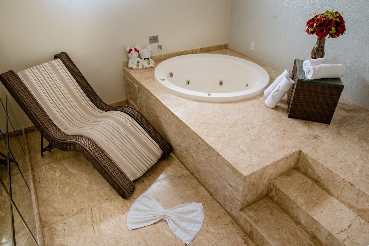 double room (master) | premium bedding, minibar, in-room safe, desk