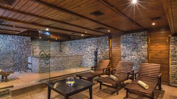 桑拿、热水浴缸、湿蒸房、按摩服务