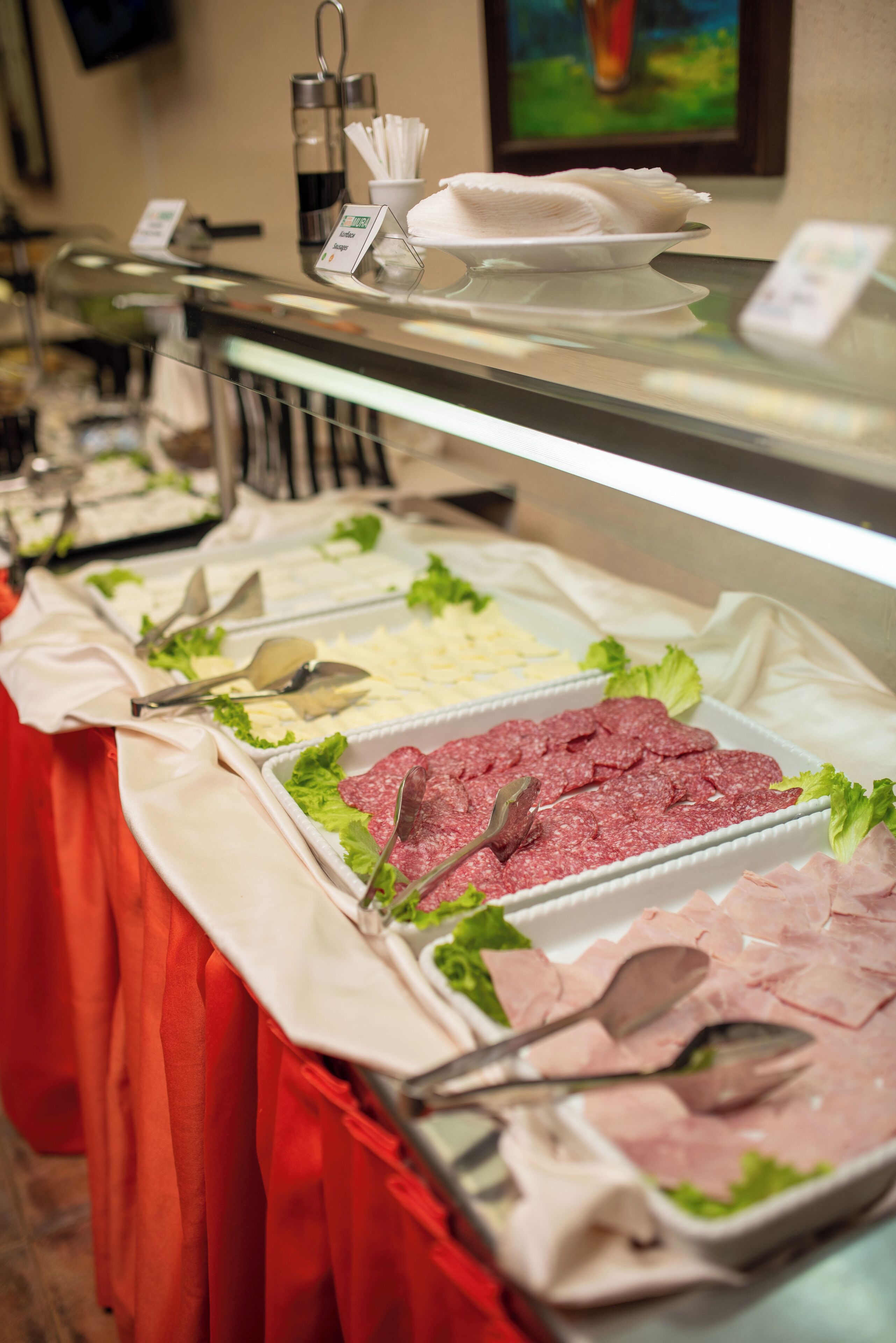 Breakfast and dinner served, international cuisine