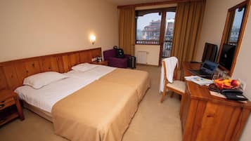 Habitación estándar (Free Sauna & Steam Bath) | Escritorio, tabla de planchar con plancha, cunas gratuitas