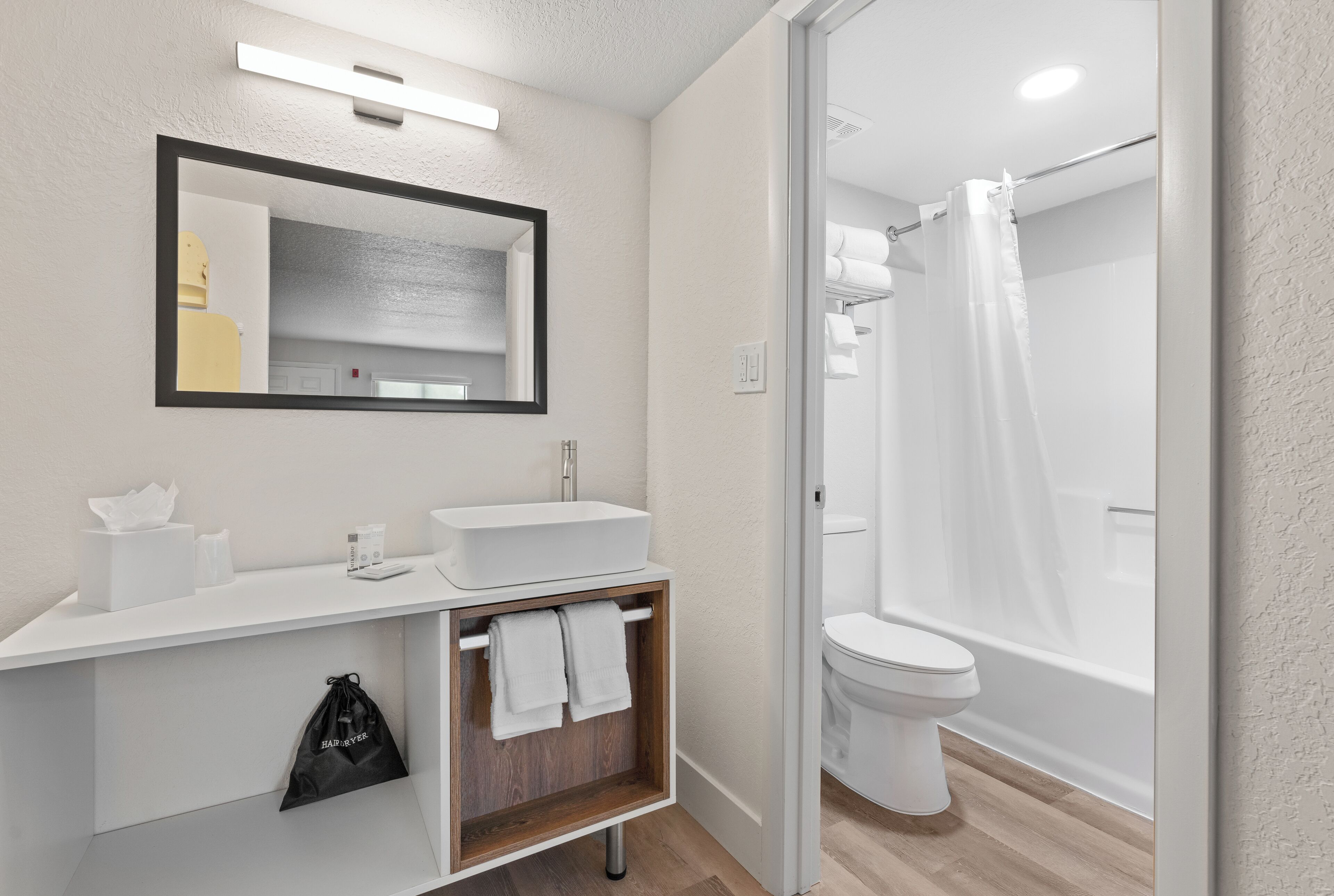 Foto - Howard Johnson by Wyndham Orlando Lake Buena Vista South