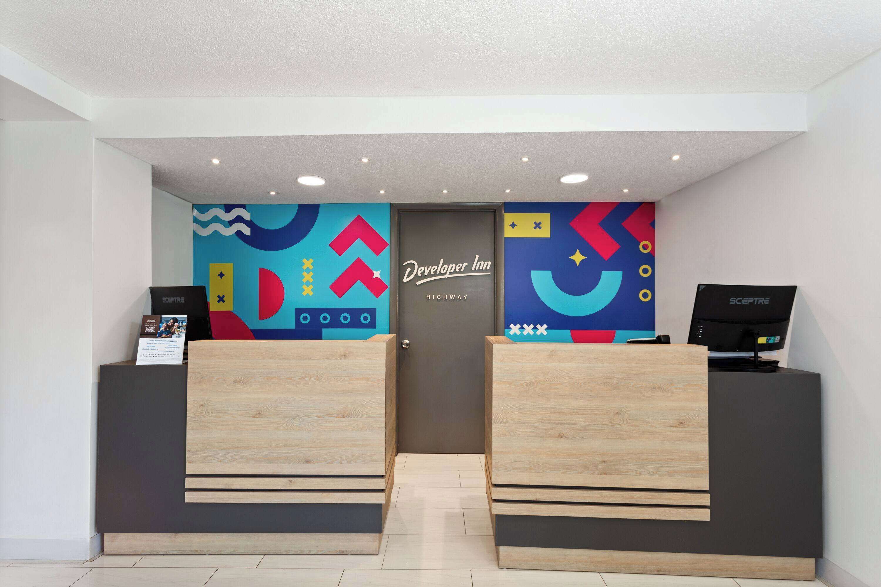 Foto - Developer Inn Highway, A Howard Johnson By Wyndham