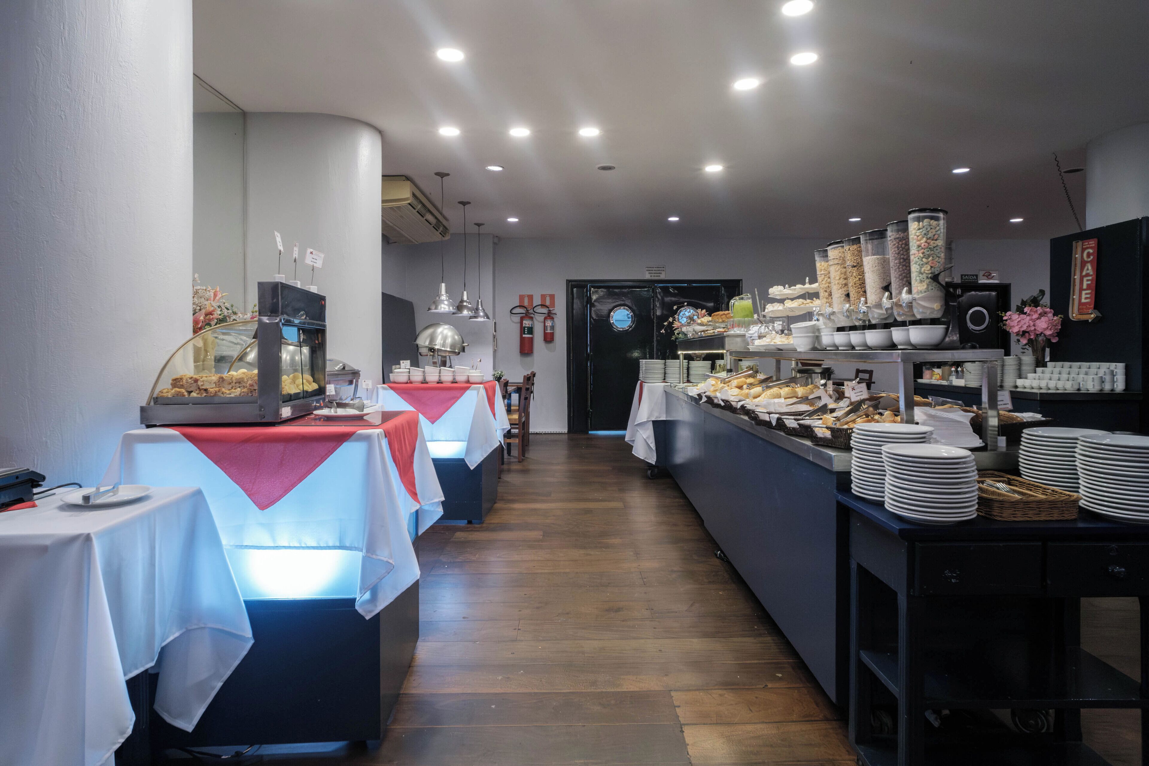 包每日自助早餐