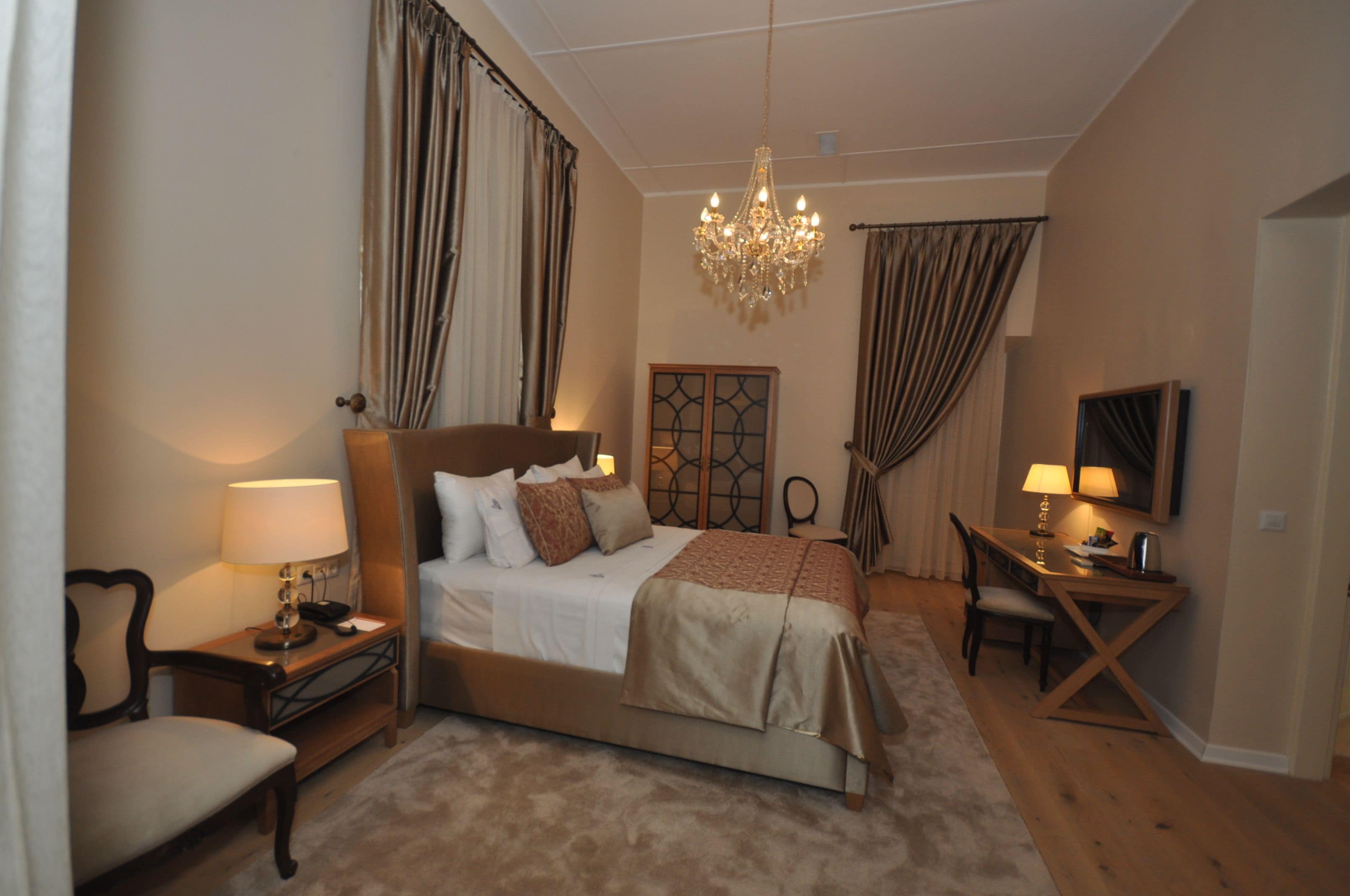 in-room safe, desk, laptop workspace, soundproofing