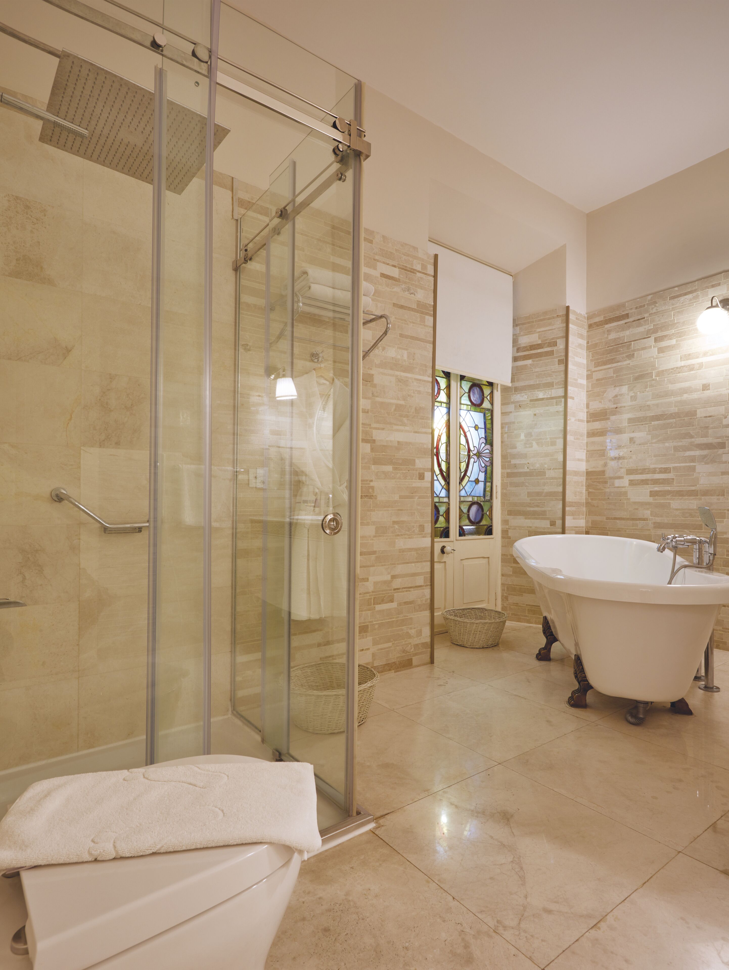 suite | in-room safe, desk, laptop workspace, soundproofing