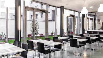 Daily continental breakfast (EUR 14 per person)