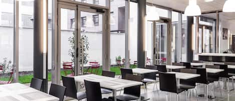Daily continental breakfast (EUR 14 per person)