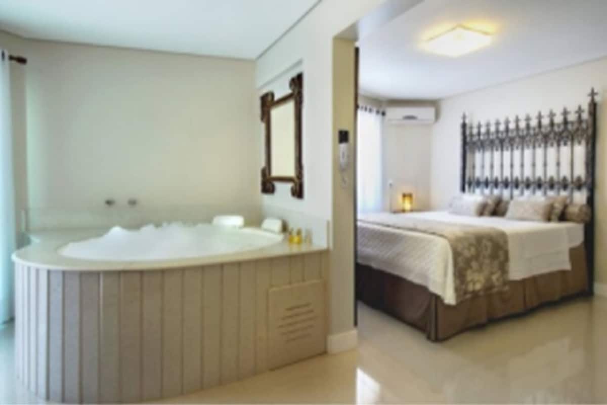 Private spa tub