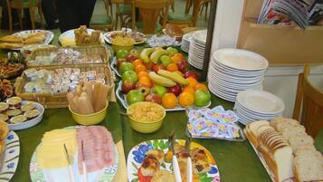 Petit déjeuner continental compris tous les jours