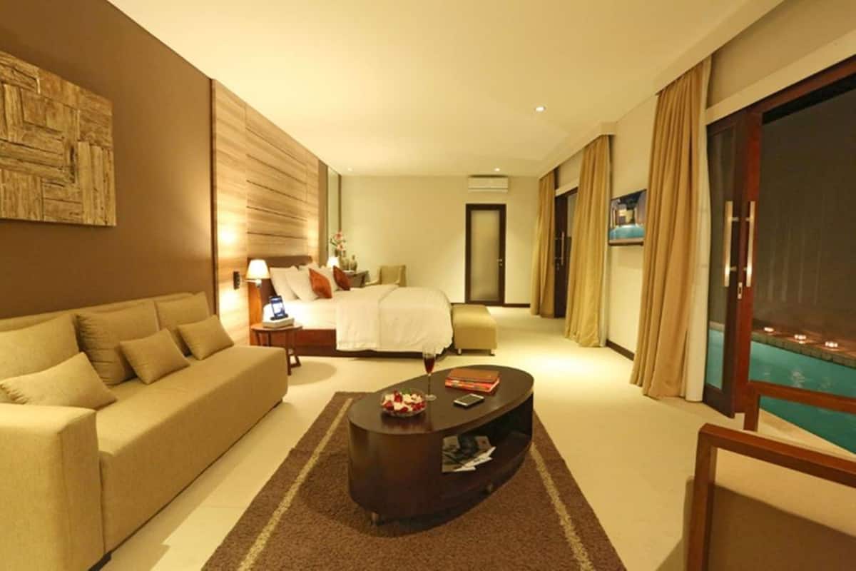 Premium bedding, memory-foam beds, minibar, in-room safe