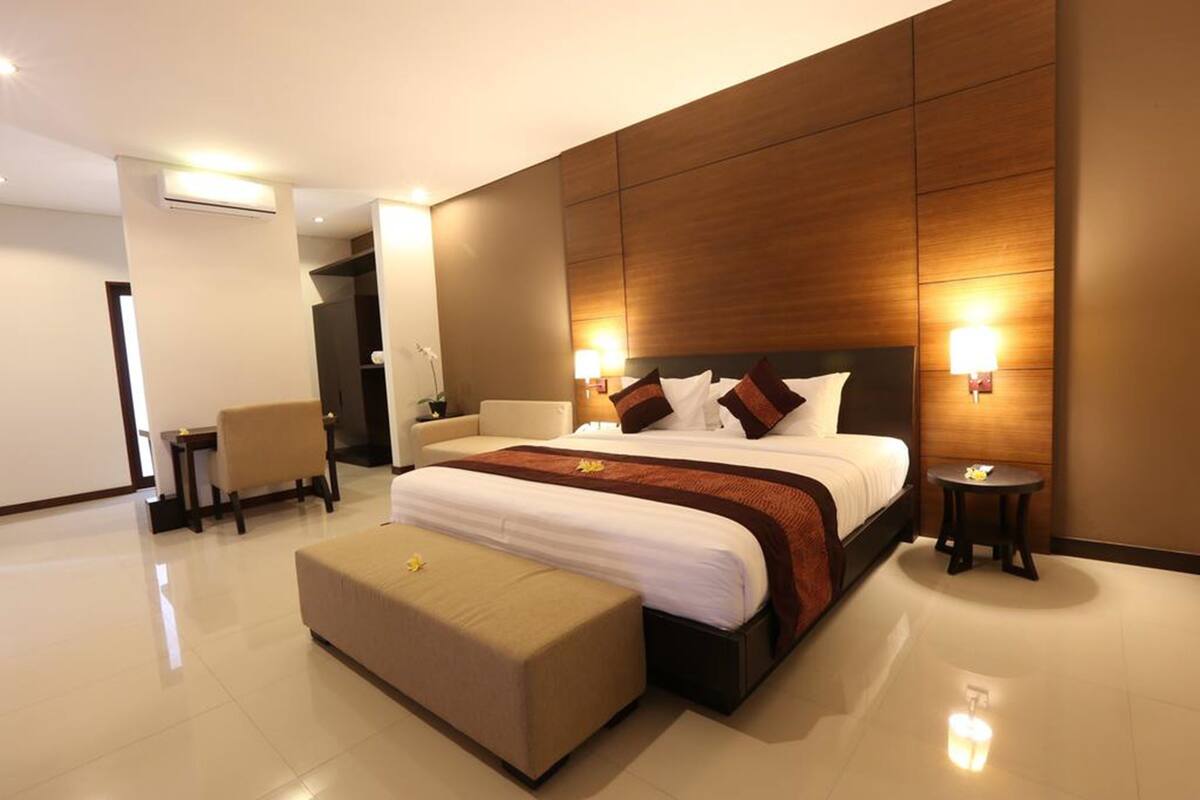 Premium bedding, memory-foam beds, minibar, in-room safe