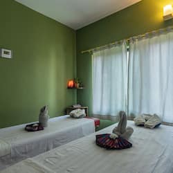 Sauna, Dampfbad, Körperbehandlungen, Aromatherapie, Warmsteinmassagen