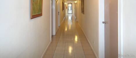 المنشأة من الداخل