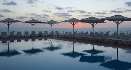 Island Luxurious Suites Hotel