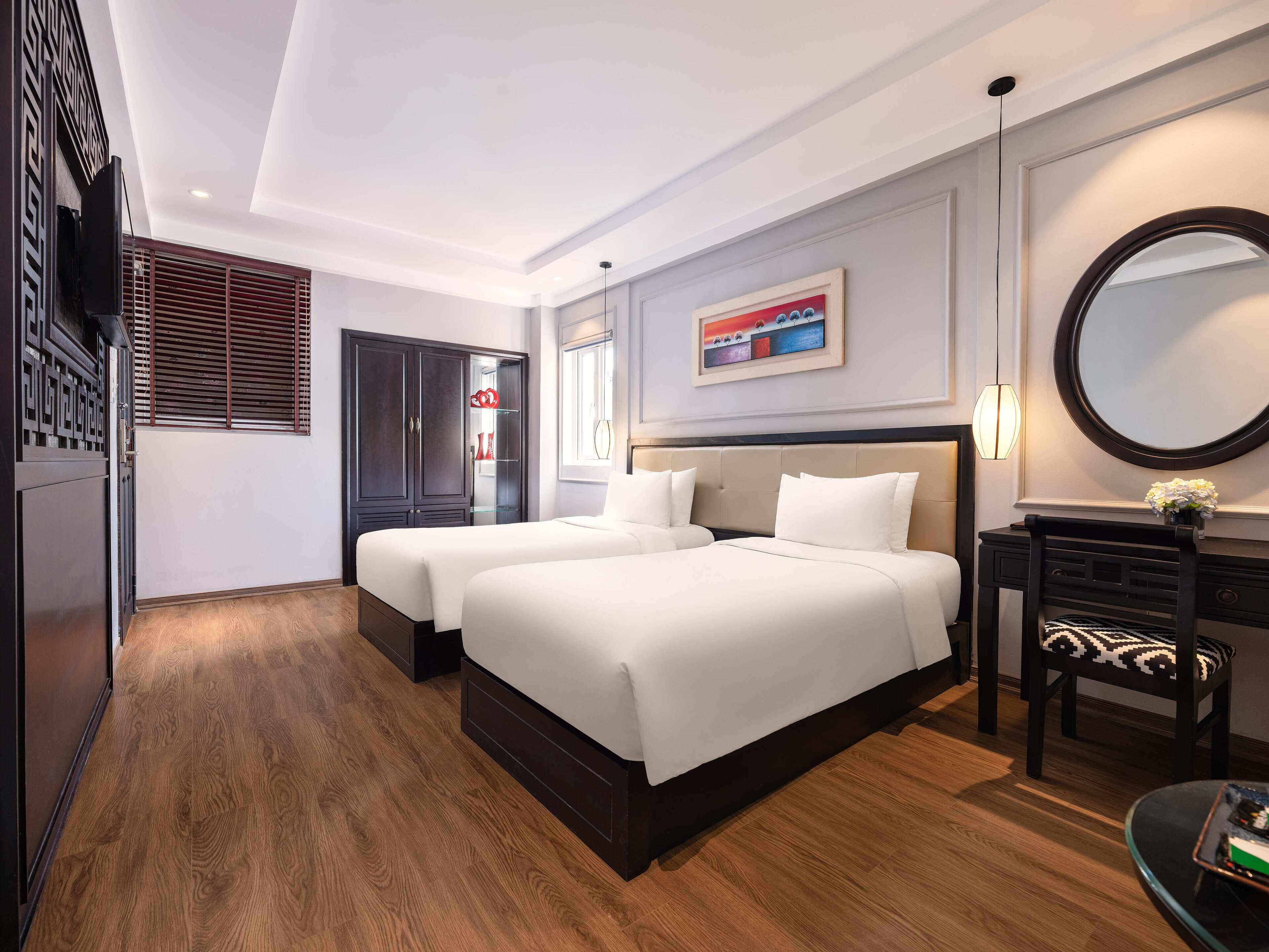 superior room | down duvets, minibar, in-room safe, desk