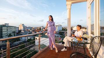 Deluxe Room, City View | City view