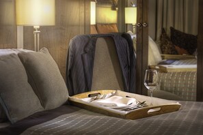 Phòng Executive, 1 giường cỡ queen, không hút thuốc | Bộ đồ giường cao cấp, nệm có lớp đệm bông, két bảo mật tại phòng 