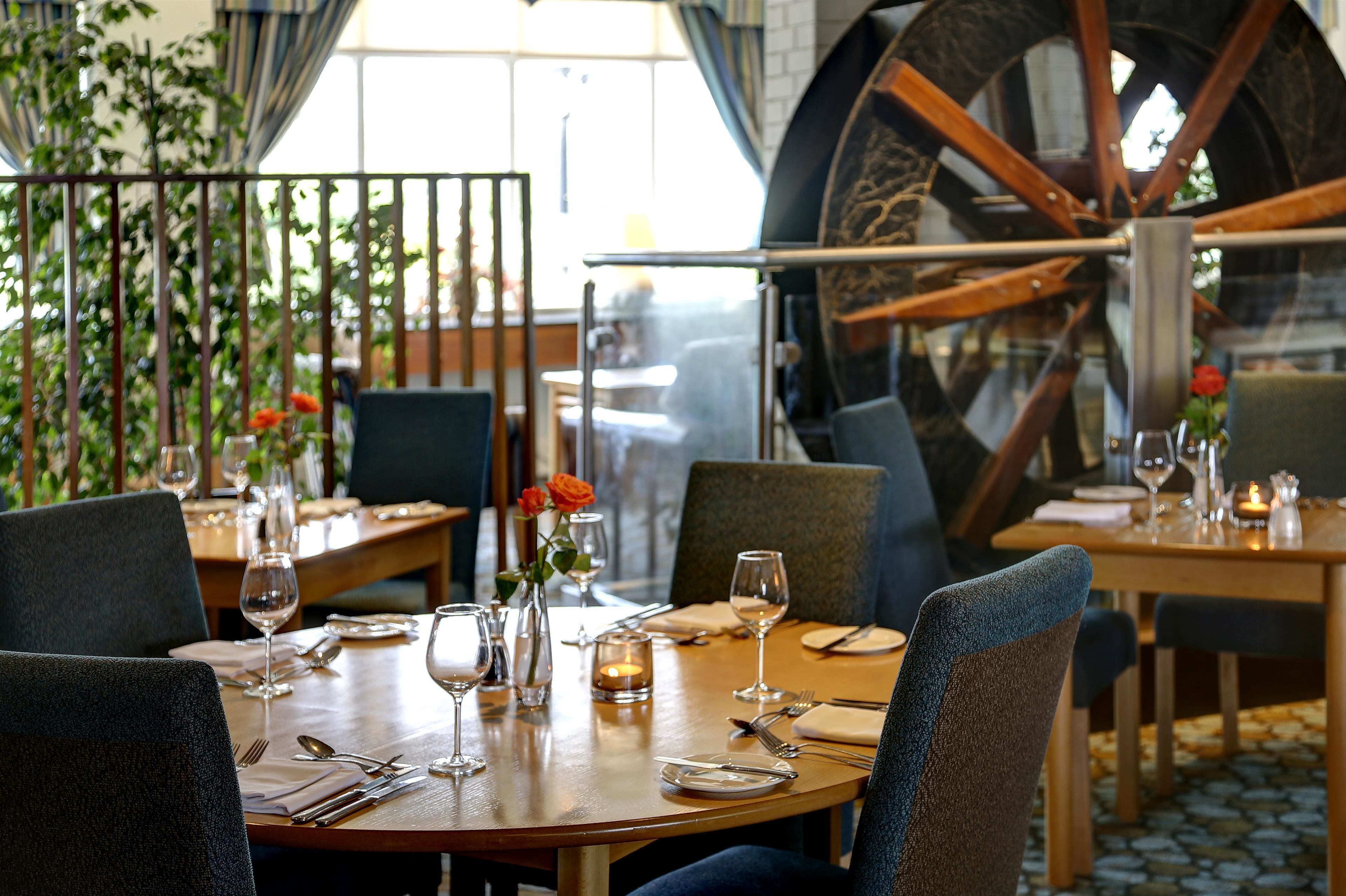 breakfast, lunch and dinner served