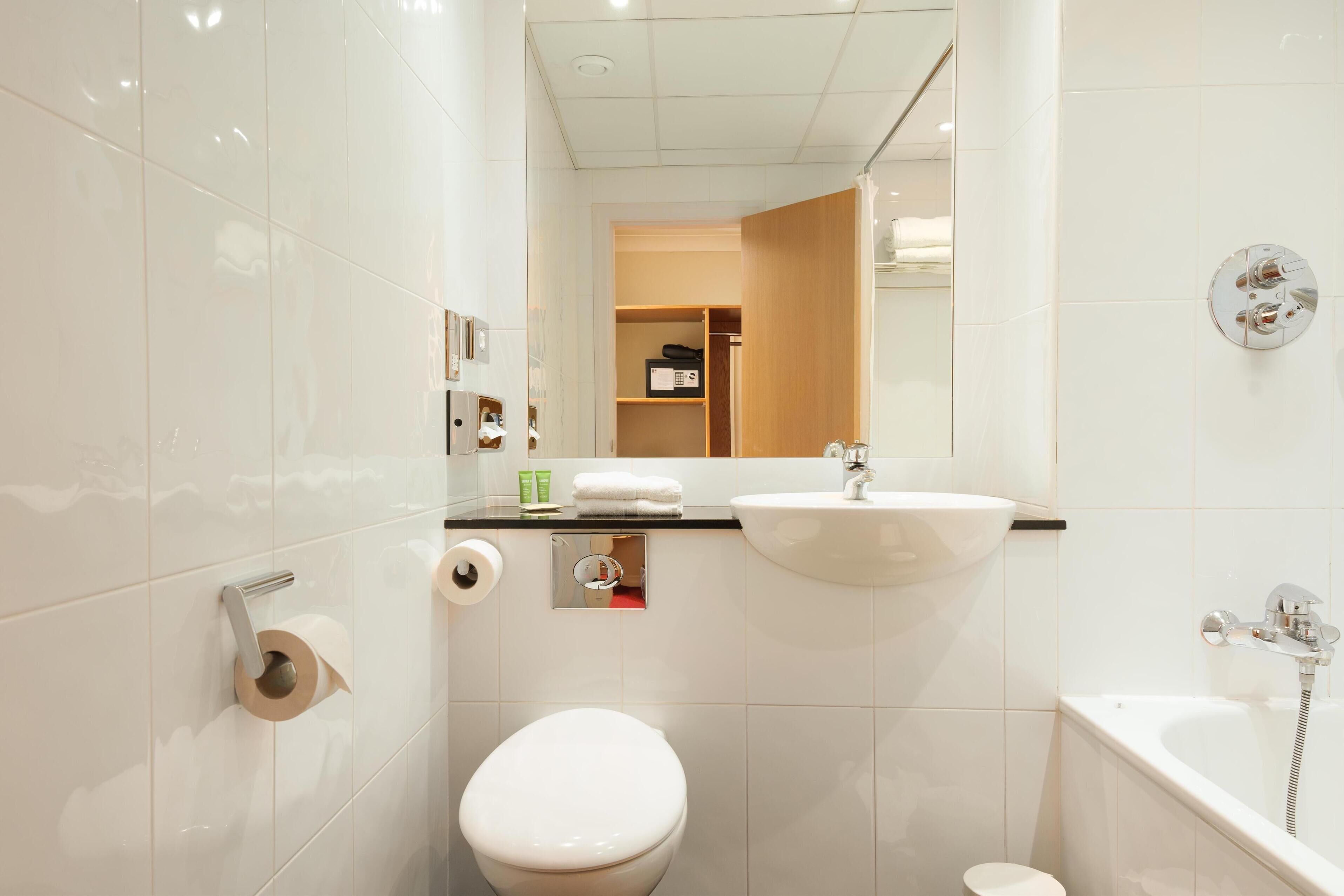 Photo - Best Western Plus Milford Hotel