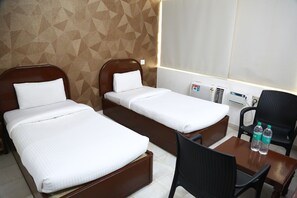 In-room safe, desk, rollaway beds, free WiFi